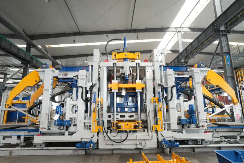 Quangong Machinery Co., Ltd. آلة قولبة البلوك ZN2000-2: الأداء الأساسي يتيح ترقية جديدة في صناعة الطوب الذكي