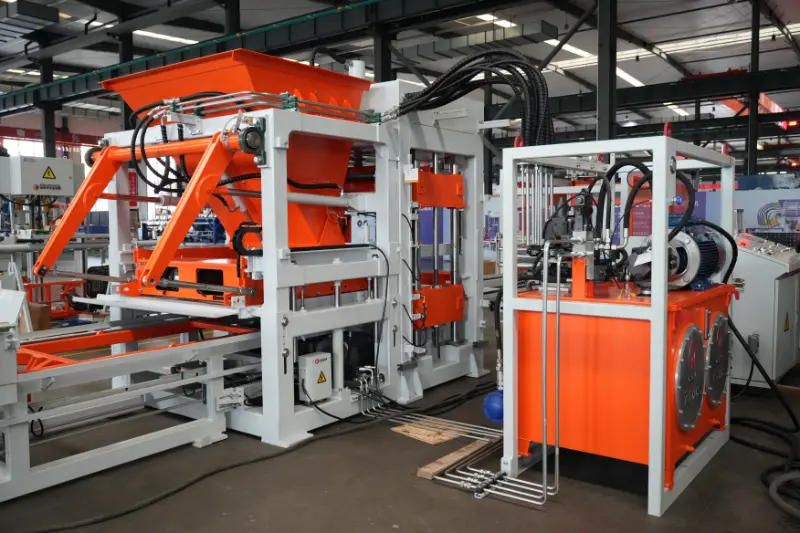 ذكي وفعال، يعزز الجودة والإنتاجية: خط إنتاج الطوب QT10 الجديد التابع لشركة Quangong Machinery Co., Ltd. يُحدث ضجة كبيرة